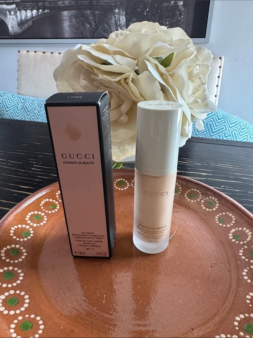 Gucci Foundation spf 15 24-hour wear Shine Control breathable foundation 170W